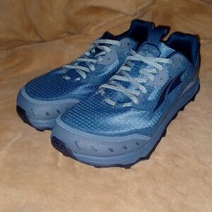 NEW Altra Lone Peak 6 Womens 9.5 blue